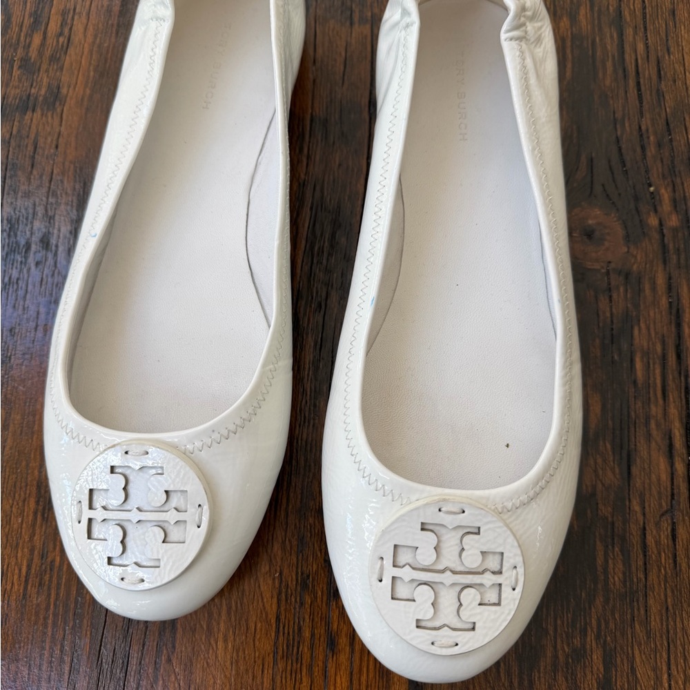 Tory Burch Women's White Logo Patent Leather Ballet Flats size 10 worn once